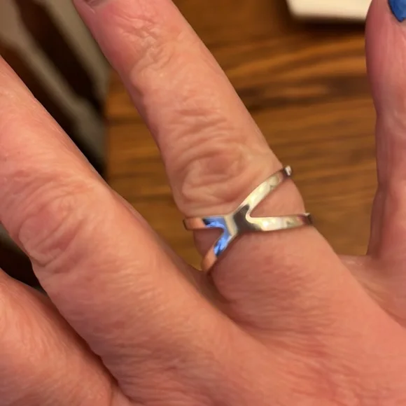 NWOT Ring - Picture 3 of 4